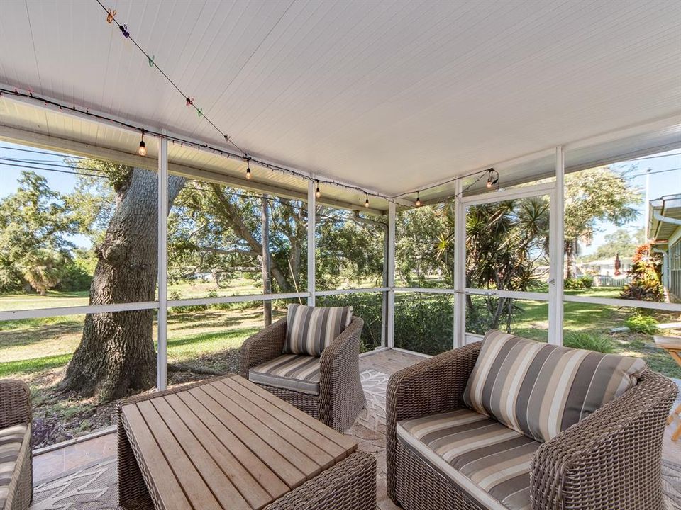 For Sale: $459,900 (2 beds, 2 baths, 1649 Square Feet)