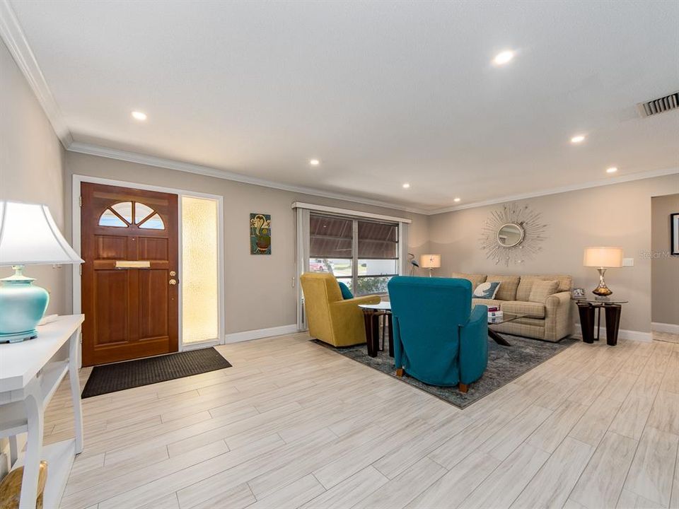 For Sale: $459,900 (2 beds, 2 baths, 1649 Square Feet)