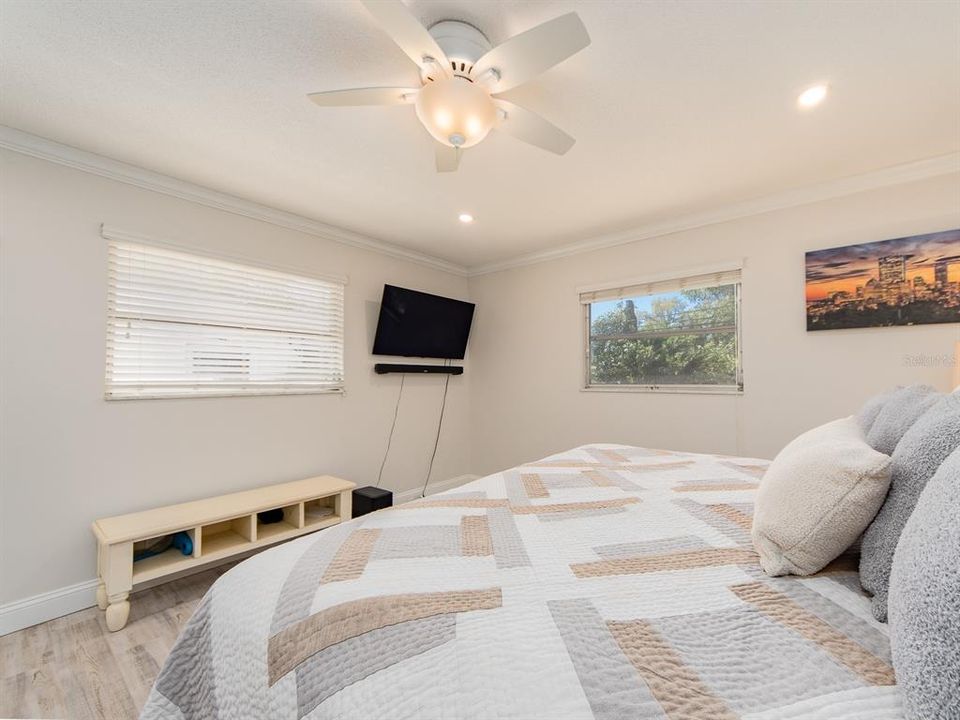 For Sale: $459,900 (2 beds, 2 baths, 1649 Square Feet)