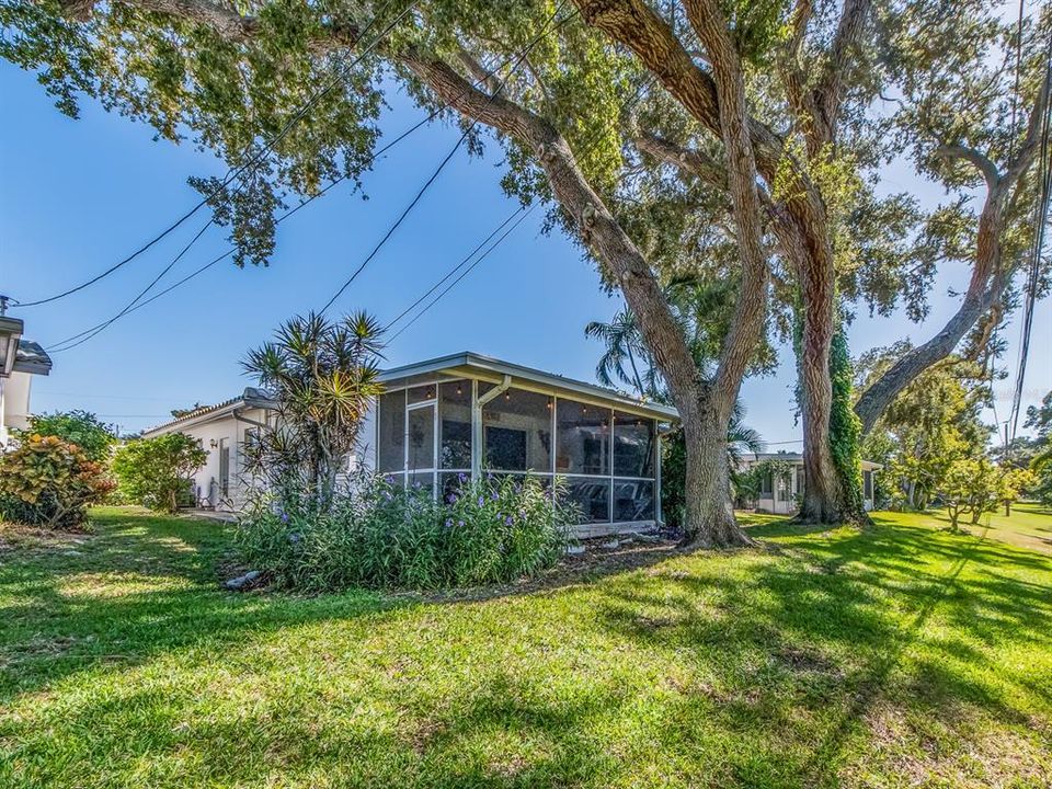 For Sale: $459,900 (2 beds, 2 baths, 1649 Square Feet)