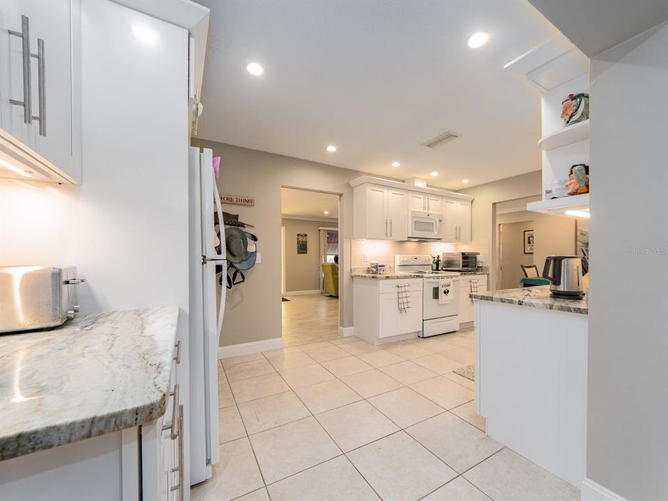 For Sale: $459,900 (2 beds, 2 baths, 1649 Square Feet)