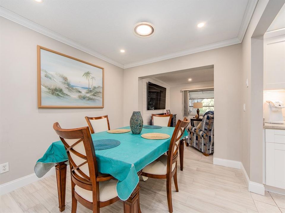 For Sale: $459,900 (2 beds, 2 baths, 1649 Square Feet)