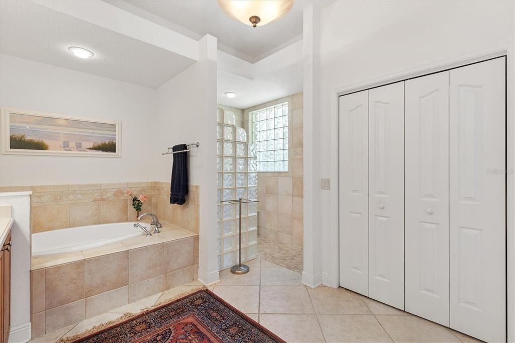 For Sale: $1,775,000 (3 beds, 3 baths, 3100 Square Feet)