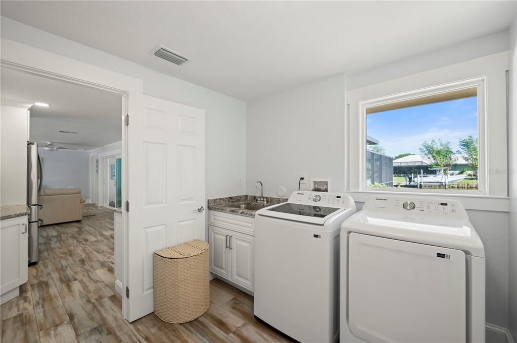 For Sale: $675,000 (2 beds, 2 baths, 1612 Square Feet)