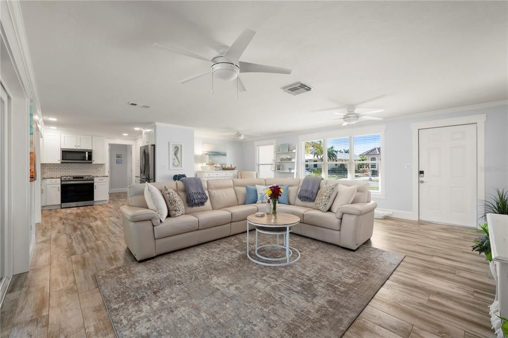 For Sale: $675,000 (2 beds, 2 baths, 1612 Square Feet)