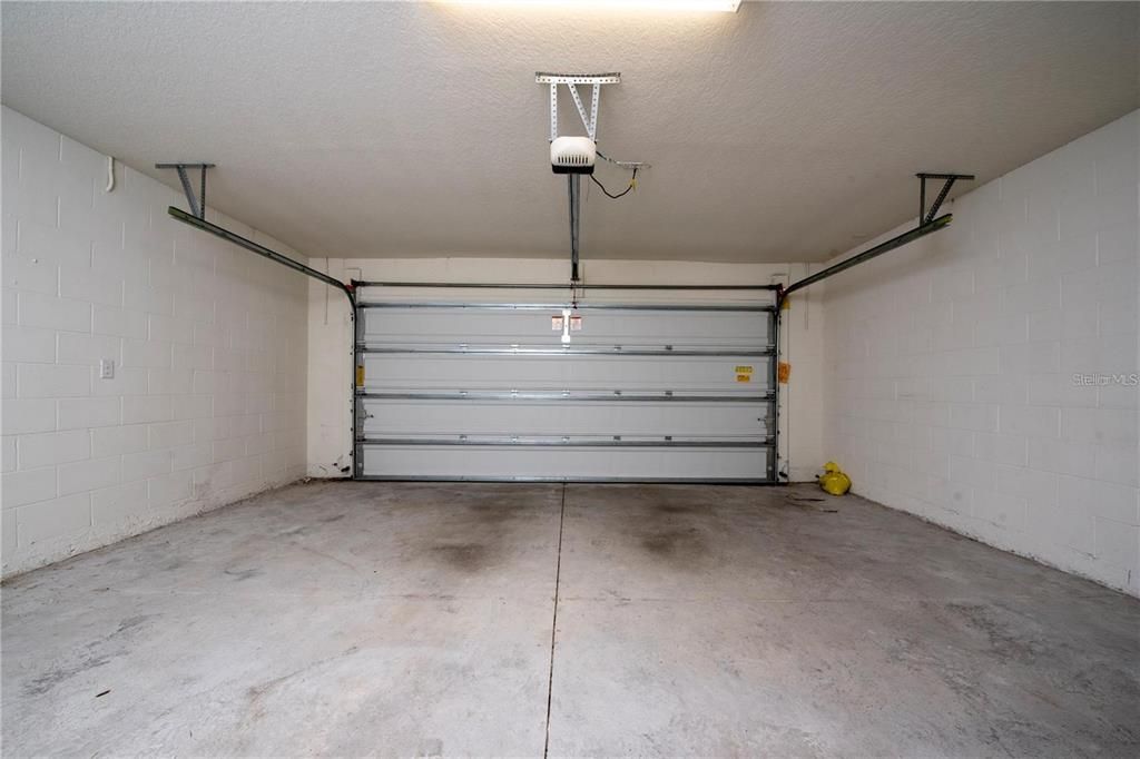 For Rent: $2,400 (4 beds, 2 baths, 1773 Square Feet)