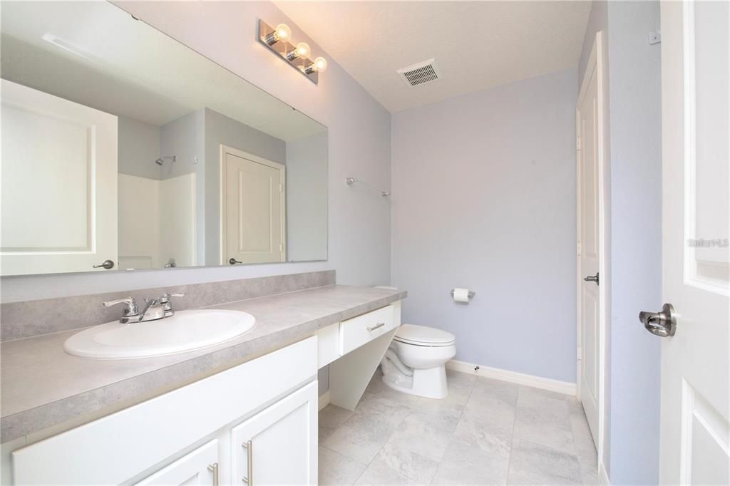 For Rent: $2,400 (4 beds, 2 baths, 1773 Square Feet)