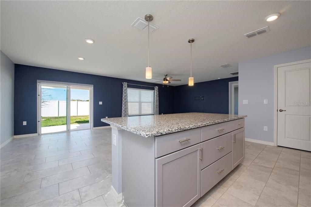 For Rent: $2,400 (4 beds, 2 baths, 1773 Square Feet)