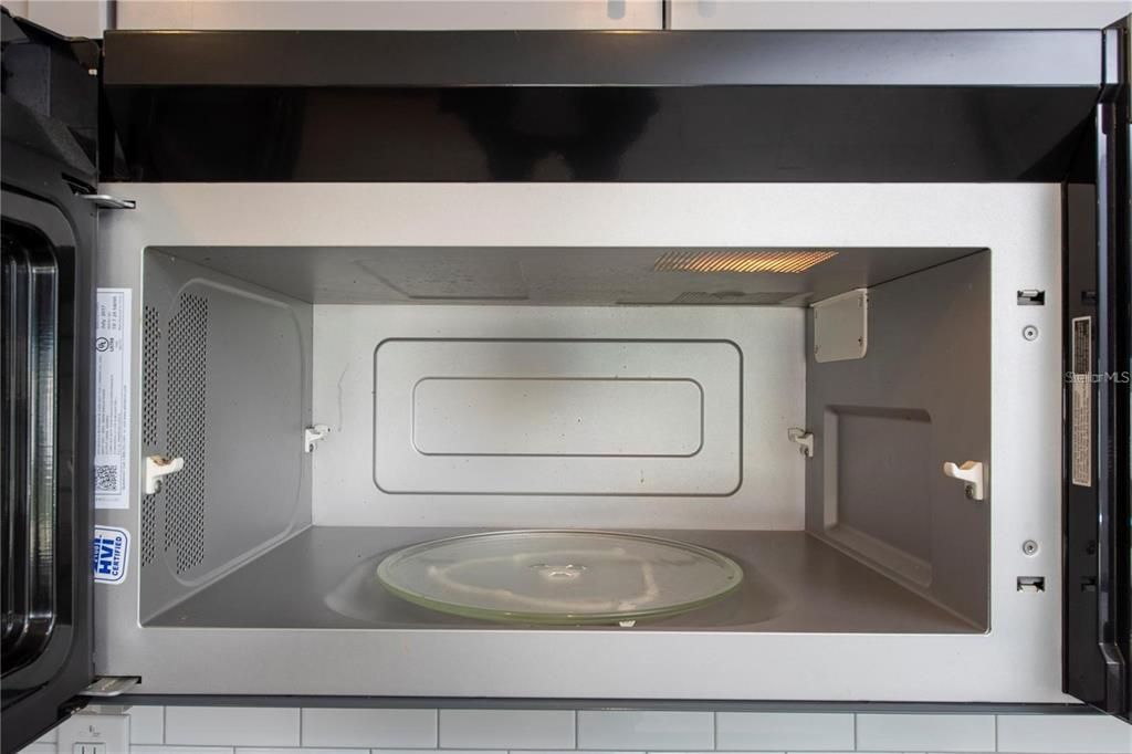 For Rent: $2,400 (4 beds, 2 baths, 1773 Square Feet)