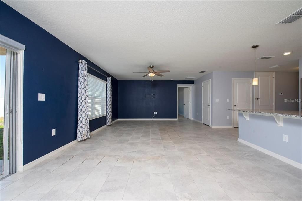 For Rent: $2,400 (4 beds, 2 baths, 1773 Square Feet)