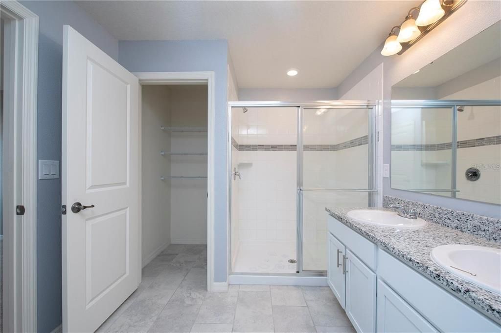 For Rent: $2,400 (4 beds, 2 baths, 1773 Square Feet)