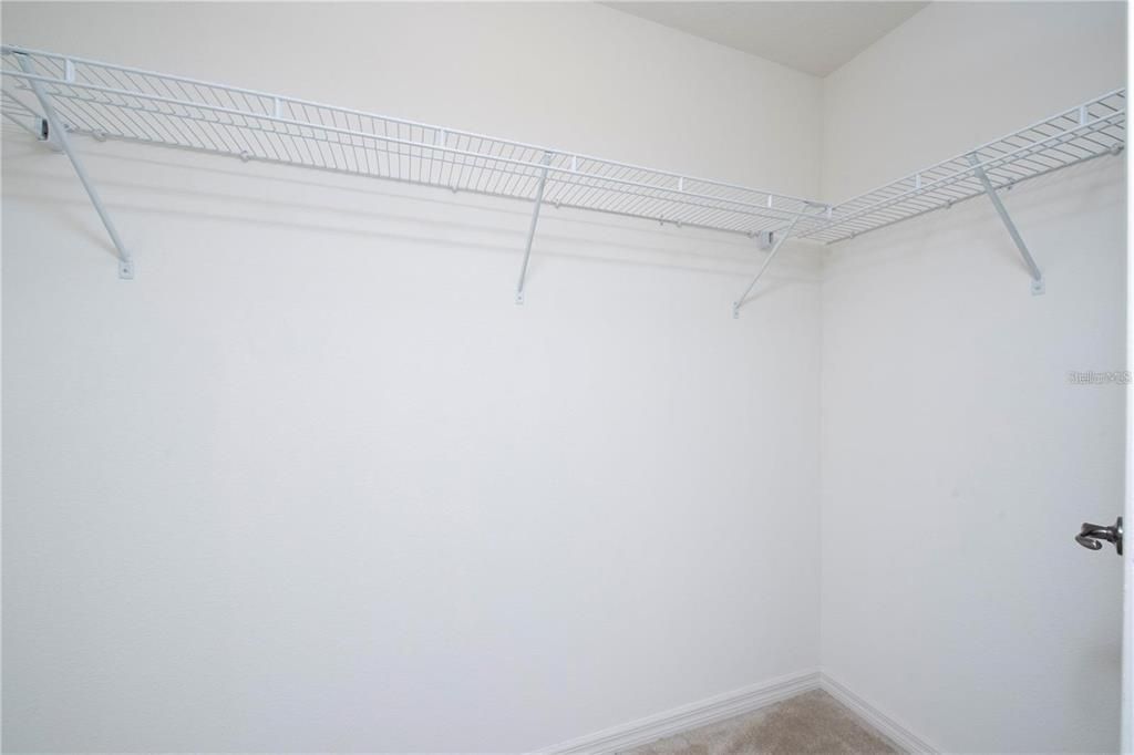 For Rent: $2,400 (4 beds, 2 baths, 1773 Square Feet)