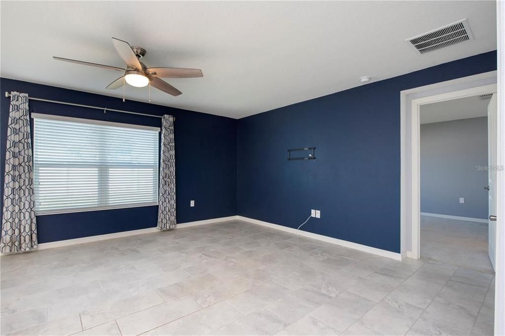 For Rent: $2,400 (4 beds, 2 baths, 1773 Square Feet)