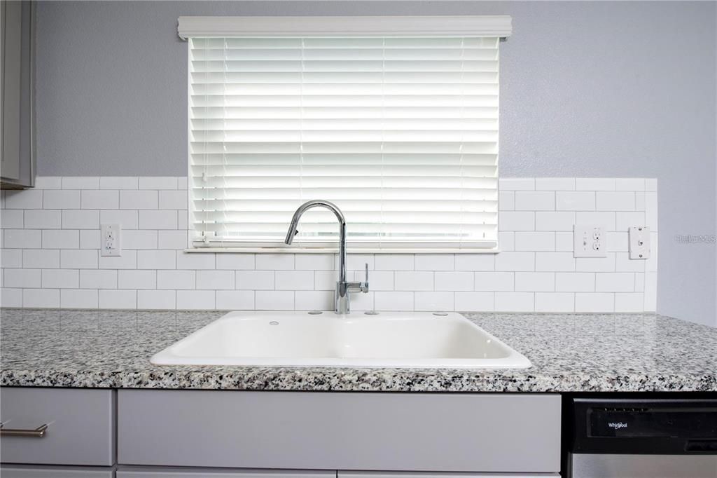 For Rent: $2,400 (4 beds, 2 baths, 1773 Square Feet)