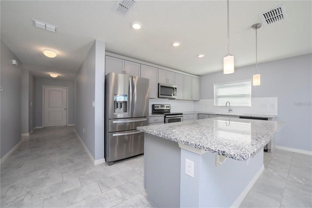 For Rent: $2,400 (4 beds, 2 baths, 1773 Square Feet)