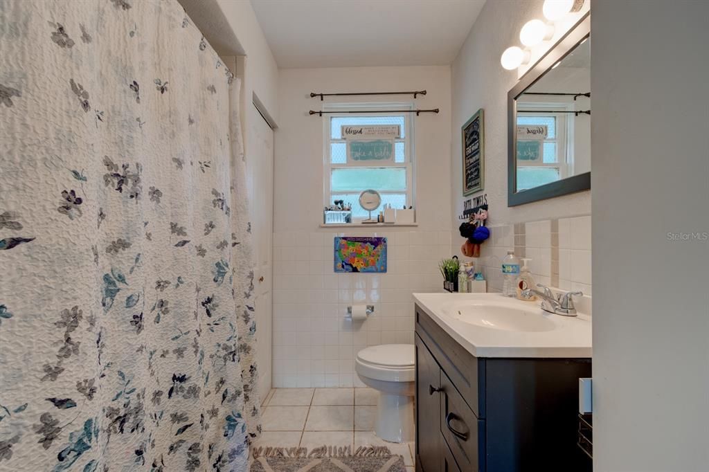 For Sale: $259,900 (3 beds, 2 baths, 1585 Square Feet)