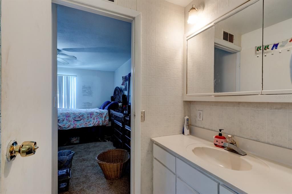 For Sale: $259,900 (3 beds, 2 baths, 1585 Square Feet)