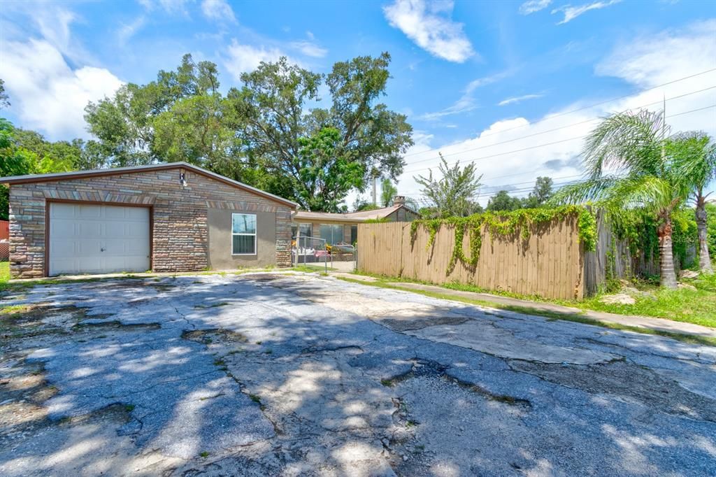 For Sale: $259,900 (3 beds, 2 baths, 1585 Square Feet)