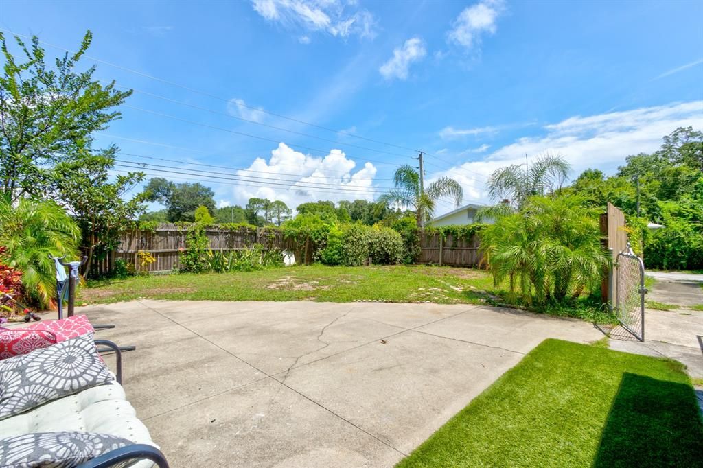 For Sale: $259,900 (3 beds, 2 baths, 1585 Square Feet)