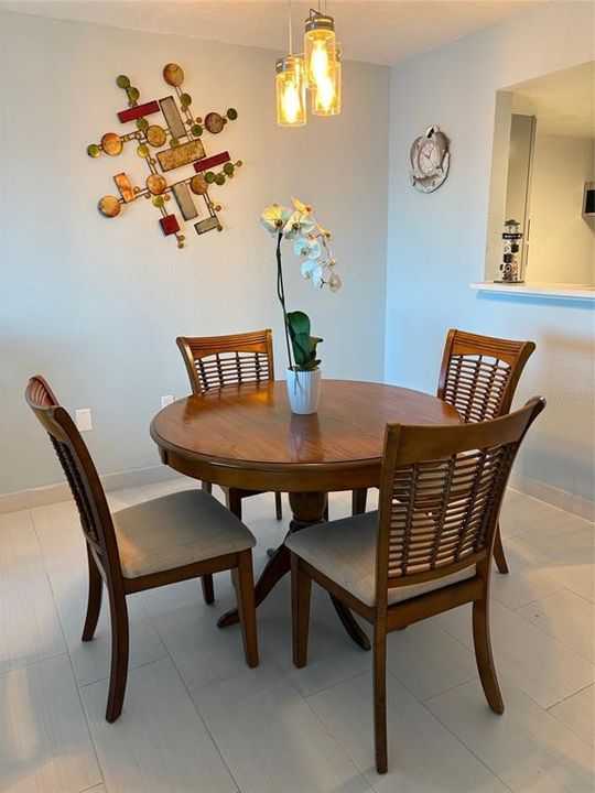 На продажу: $359,900 (1 спален, 1 ванн, 704 Квадратных фут)