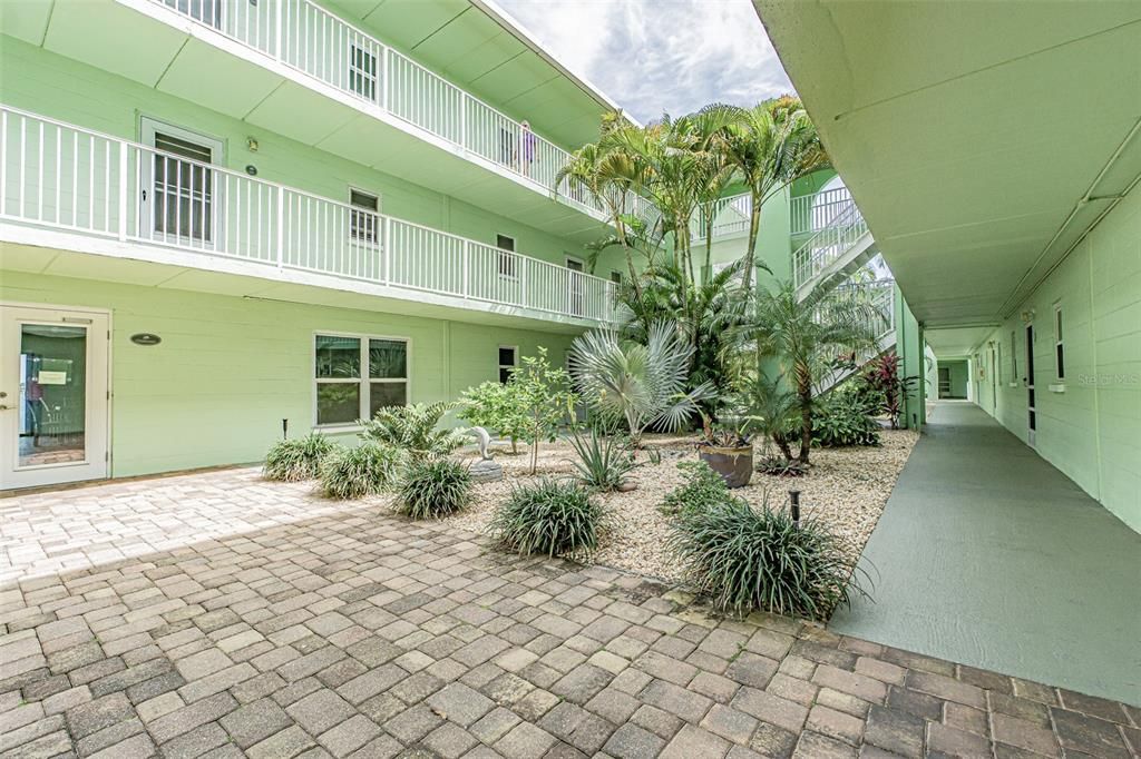 На продажу: $359,900 (1 спален, 1 ванн, 704 Квадратных фут)