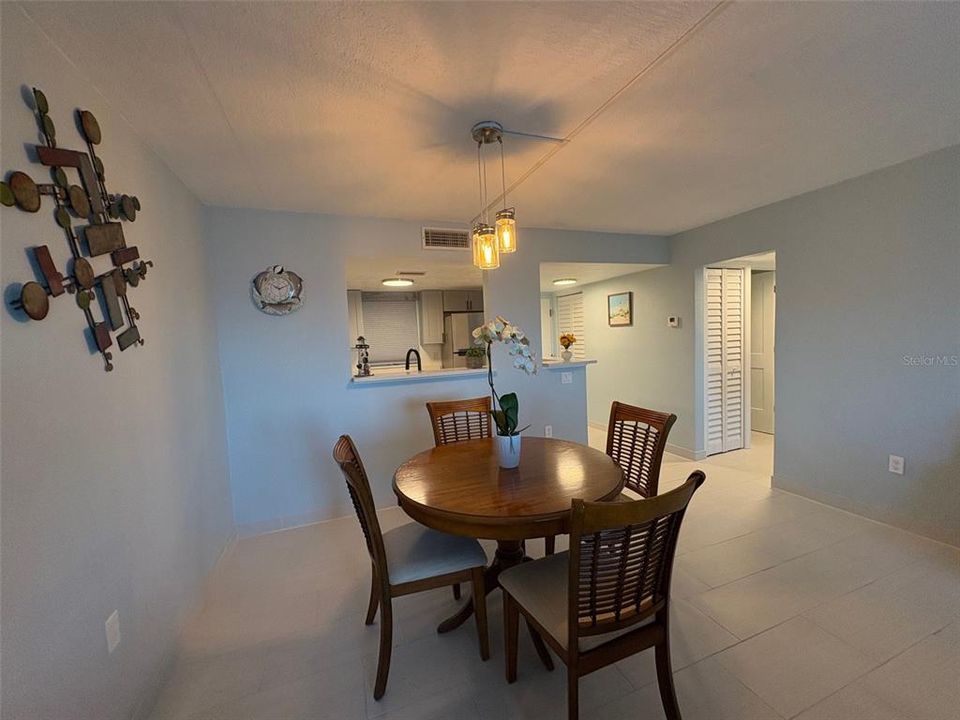 На продажу: $359,900 (1 спален, 1 ванн, 704 Квадратных фут)