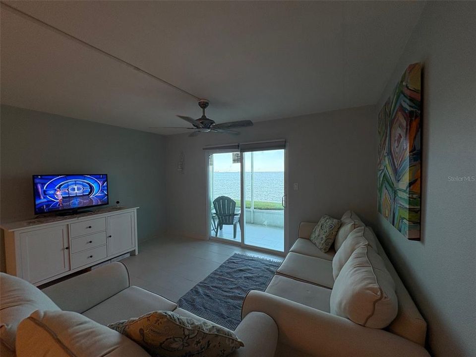 На продажу: $359,900 (1 спален, 1 ванн, 704 Квадратных фут)