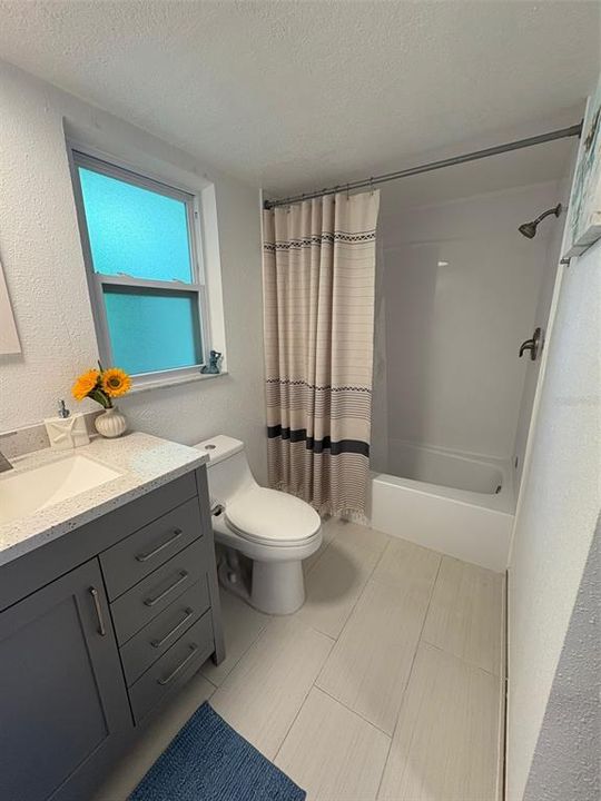 На продажу: $359,900 (1 спален, 1 ванн, 704 Квадратных фут)