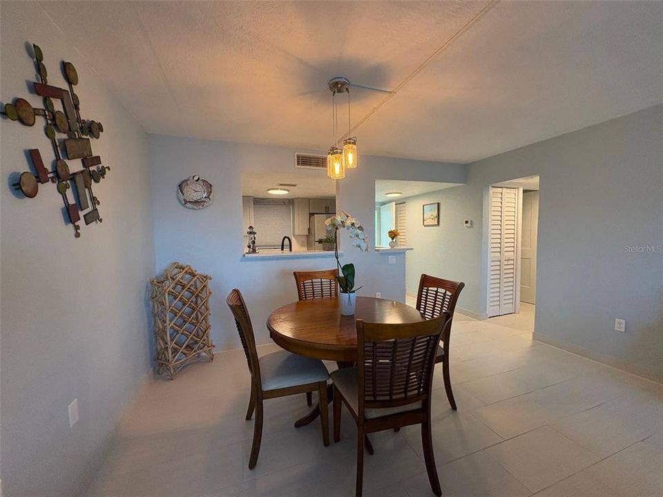 На продажу: $359,900 (1 спален, 1 ванн, 704 Квадратных фут)