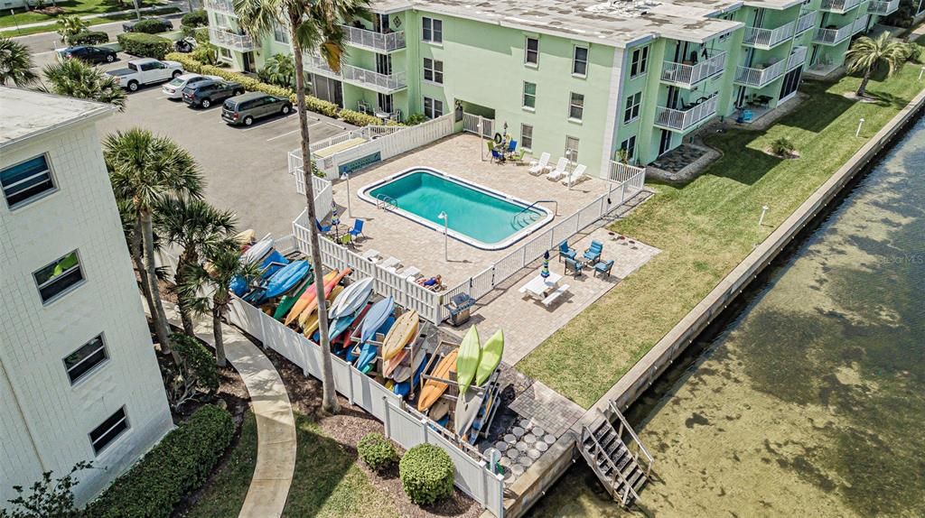 На продажу: $359,900 (1 спален, 1 ванн, 704 Квадратных фут)