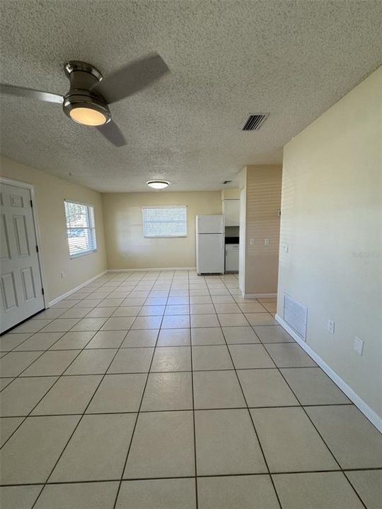 На продажу: $224,900 (3 спален, 1 ванн, 960 Квадратных фут)