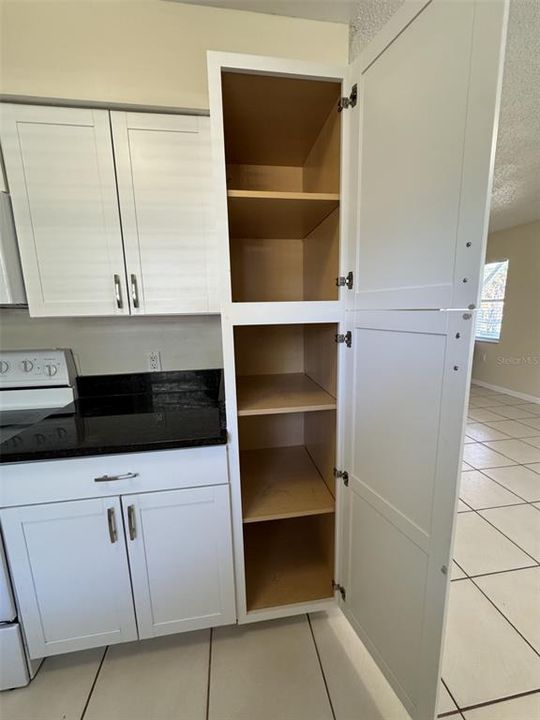 На продажу: $224,900 (3 спален, 1 ванн, 960 Квадратных фут)