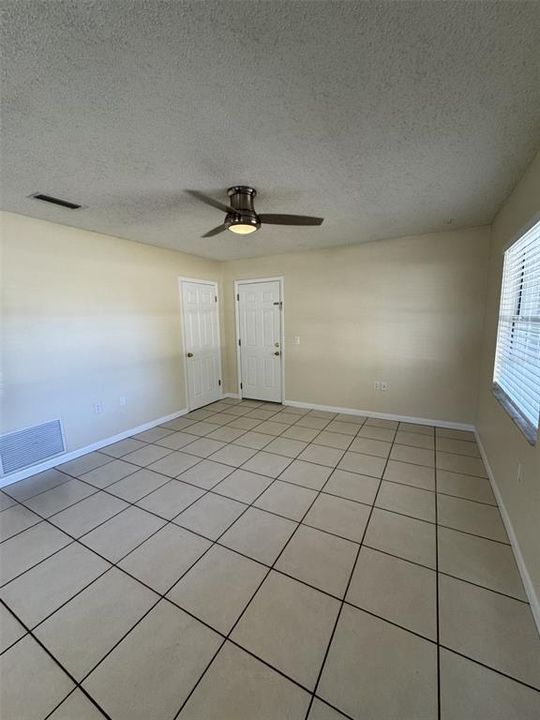 На продажу: $224,900 (3 спален, 1 ванн, 960 Квадратных фут)