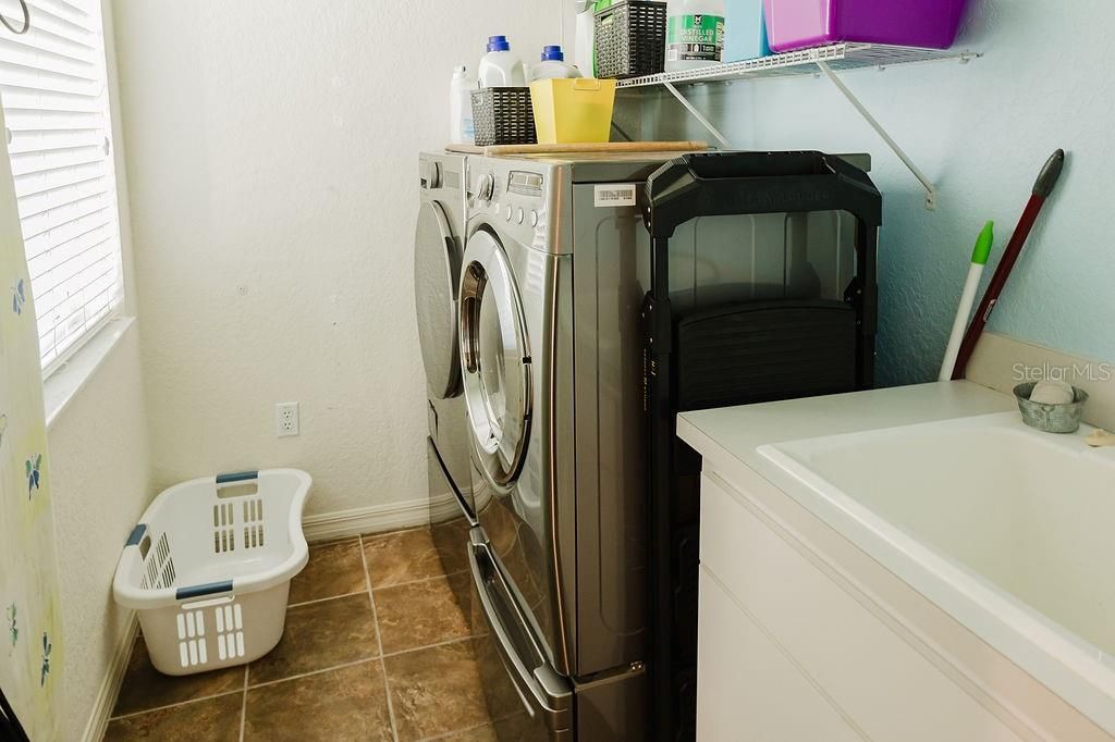 На продажу: $559,900 (4 спален, 3 ванн, 2601 Квадратных фут)