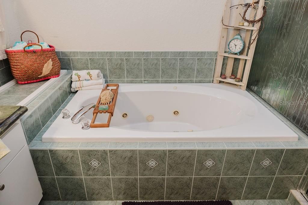 На продажу: $559,900 (4 спален, 3 ванн, 2601 Квадратных фут)