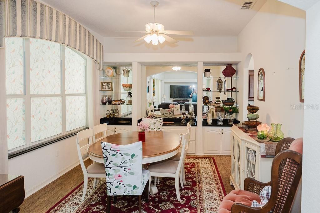 На продажу: $559,900 (4 спален, 3 ванн, 2601 Квадратных фут)