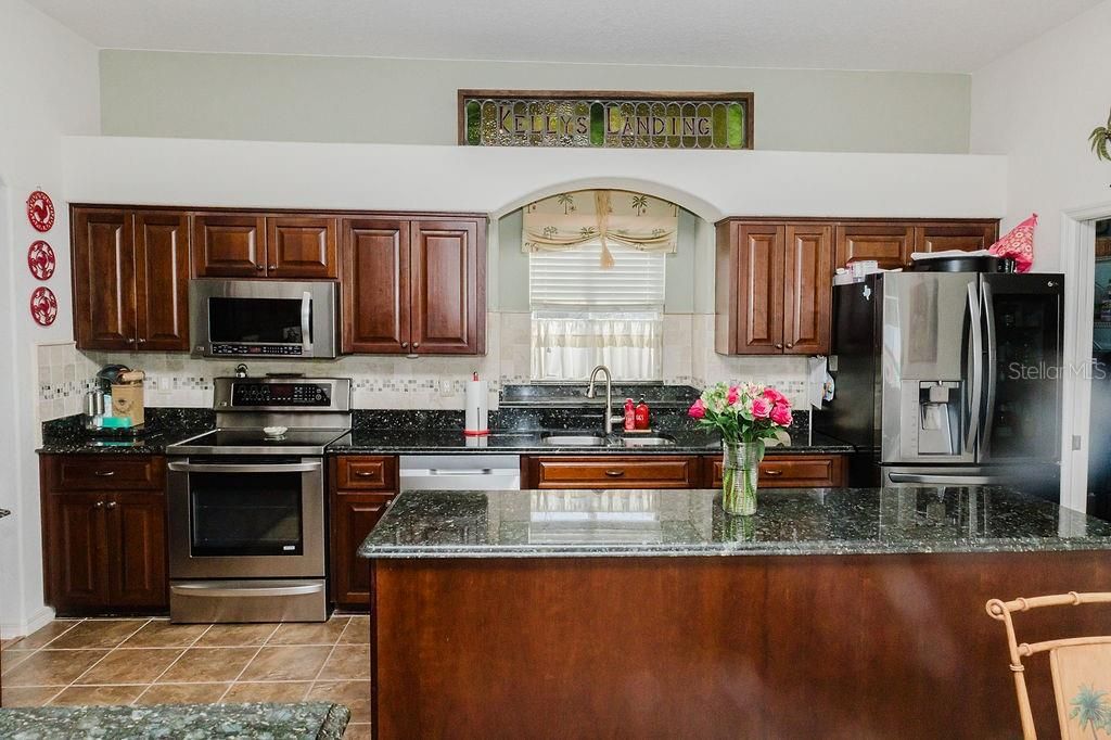 На продажу: $559,900 (4 спален, 3 ванн, 2601 Квадратных фут)