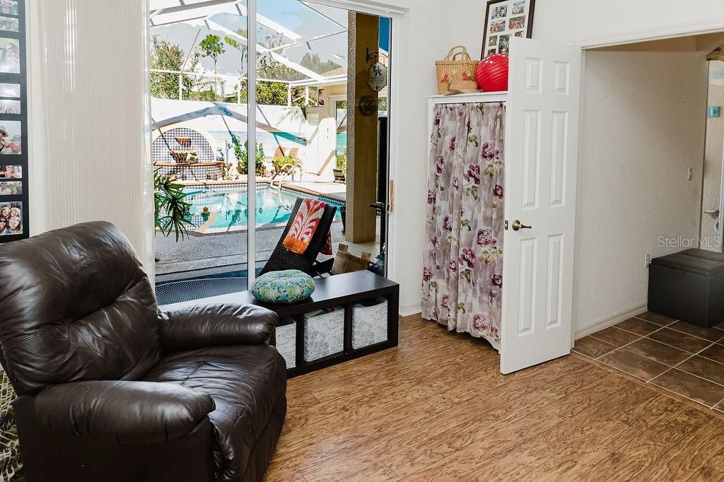 На продажу: $559,900 (4 спален, 3 ванн, 2601 Квадратных фут)