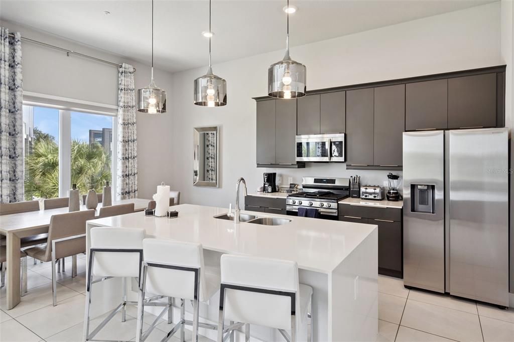 На продажу: $449,999 (5 спален, 4 ванн, 2630 Квадратных фут)