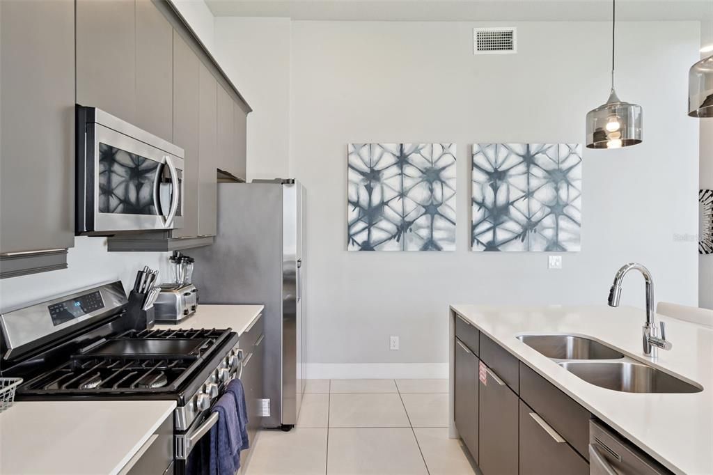 На продажу: $449,999 (5 спален, 4 ванн, 2630 Квадратных фут)