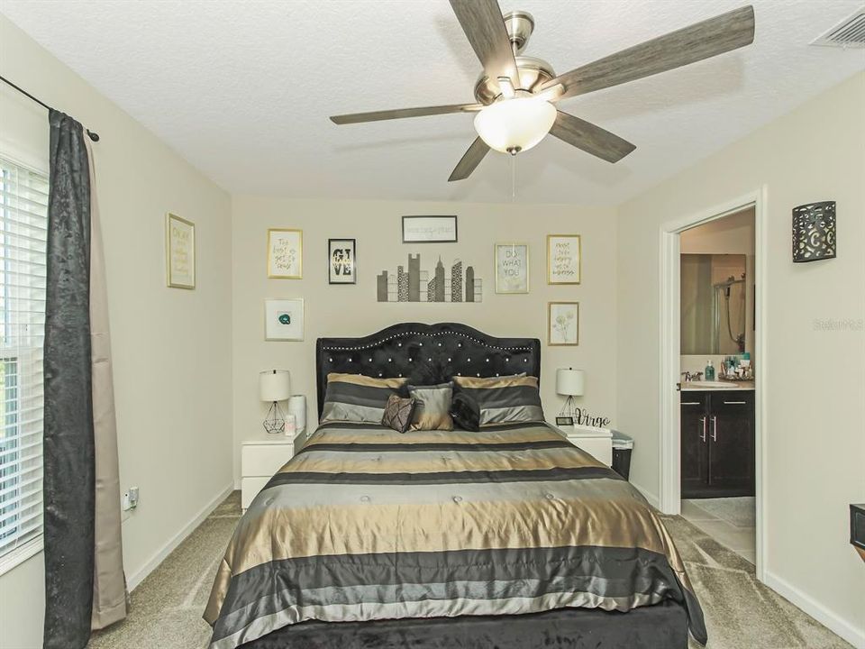 For Sale: $389,900 (3 beds, 2 baths, 1260 Square Feet)