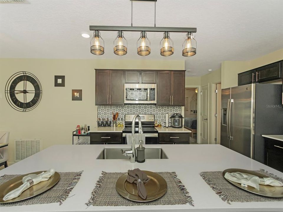 For Sale: $389,900 (3 beds, 2 baths, 1260 Square Feet)