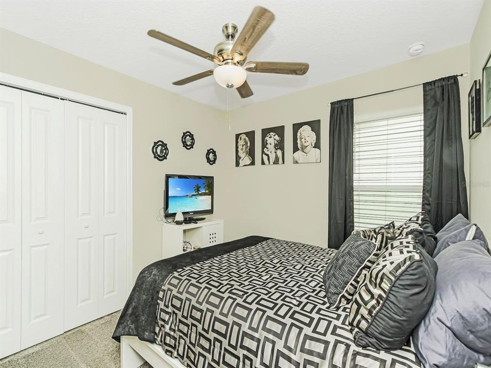 For Sale: $389,900 (3 beds, 2 baths, 1260 Square Feet)