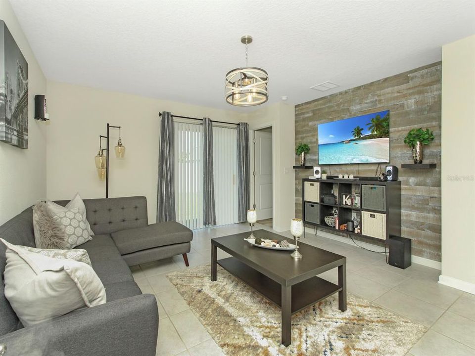 For Sale: $389,900 (3 beds, 2 baths, 1260 Square Feet)