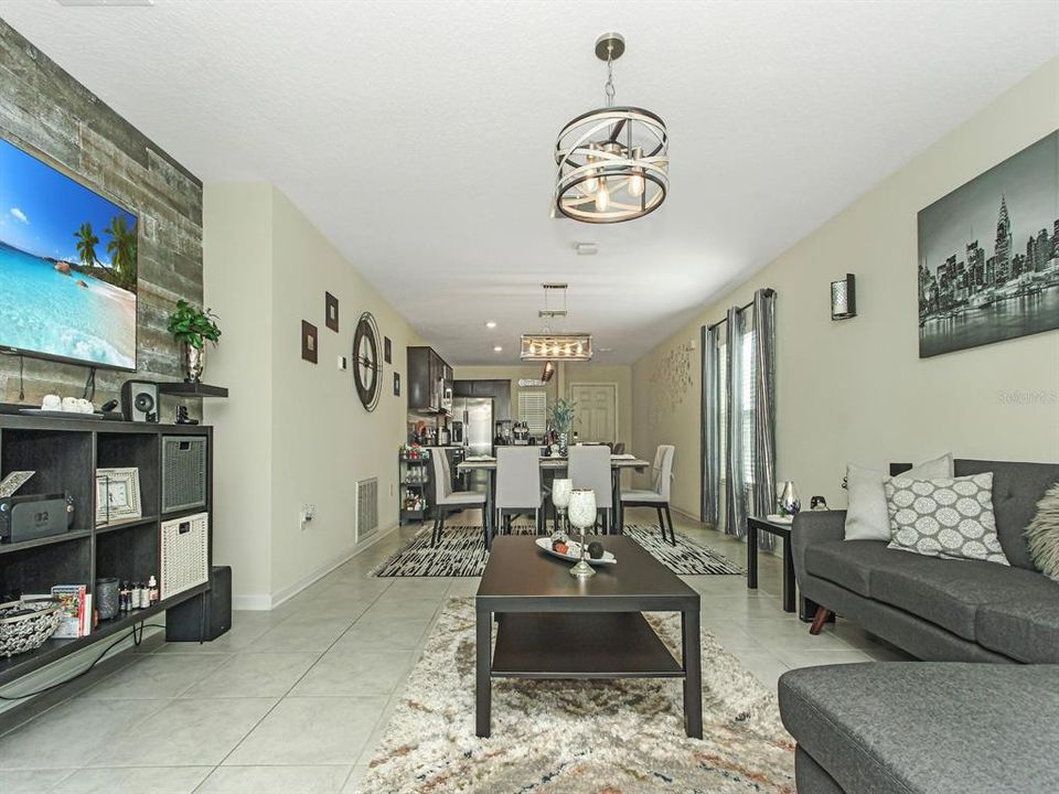 For Sale: $389,900 (3 beds, 2 baths, 1260 Square Feet)