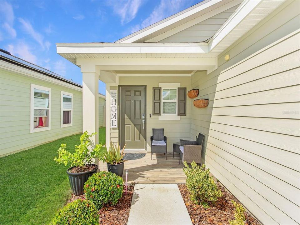 For Sale: $389,900 (3 beds, 2 baths, 1260 Square Feet)