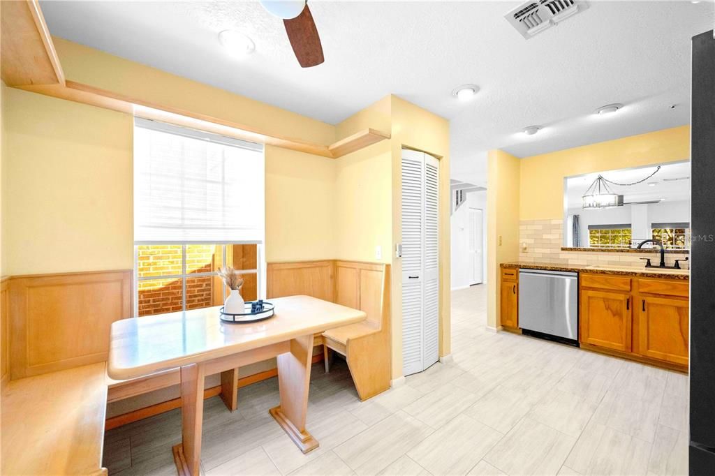 For Sale: $327,900 (3 beds, 2 baths, 1676 Square Feet)