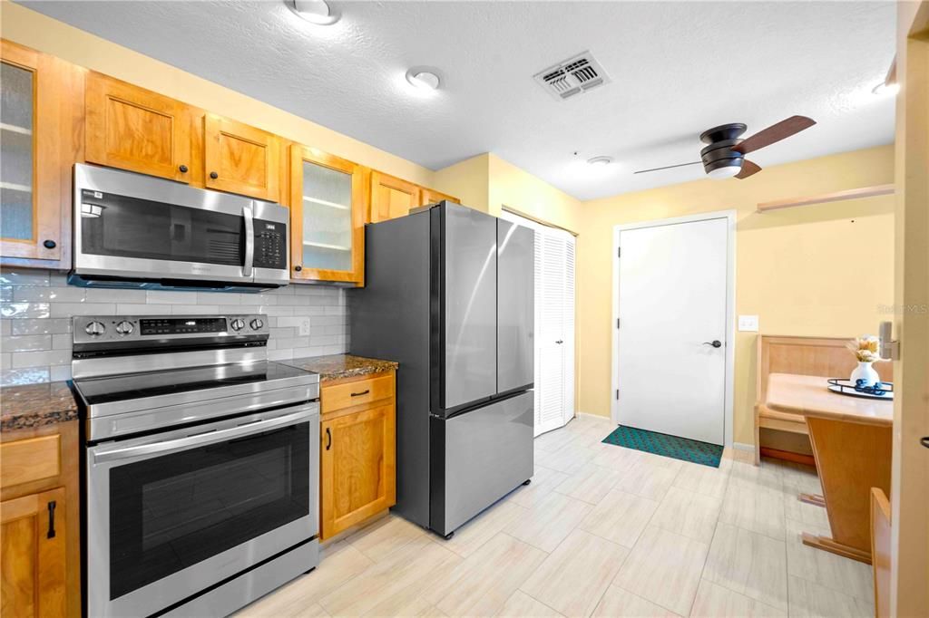 For Sale: $327,900 (3 beds, 2 baths, 1676 Square Feet)