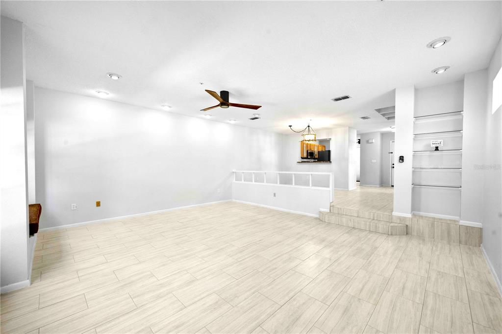 For Sale: $327,900 (3 beds, 2 baths, 1676 Square Feet)