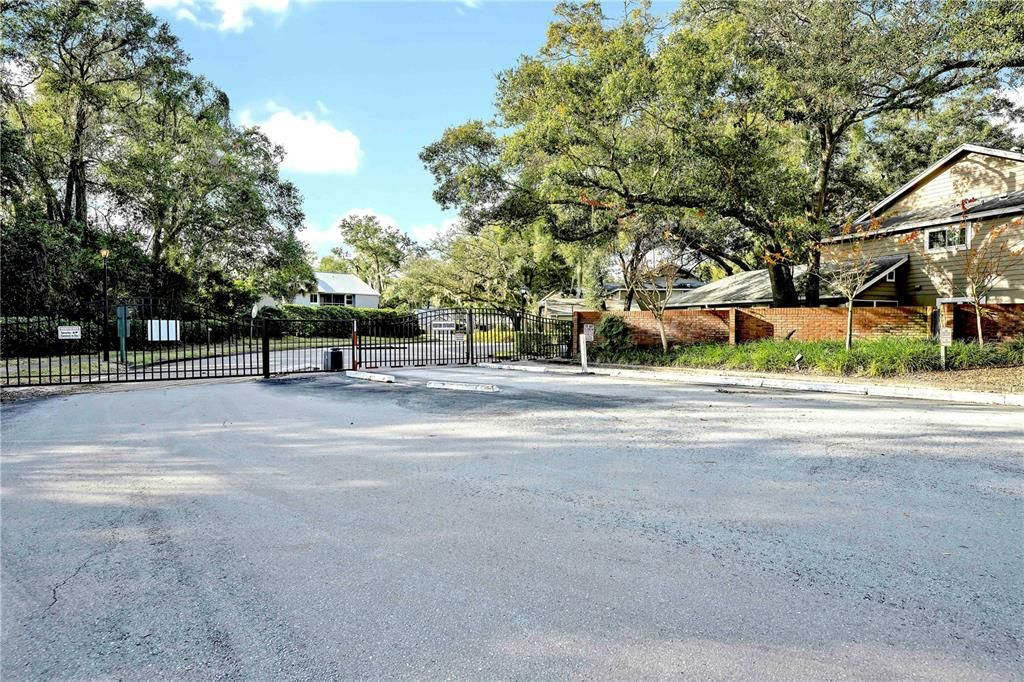 For Sale: $327,900 (3 beds, 2 baths, 1676 Square Feet)